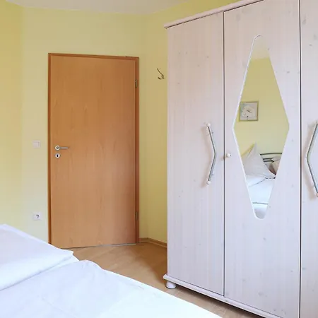 Elbsegler, 3 *